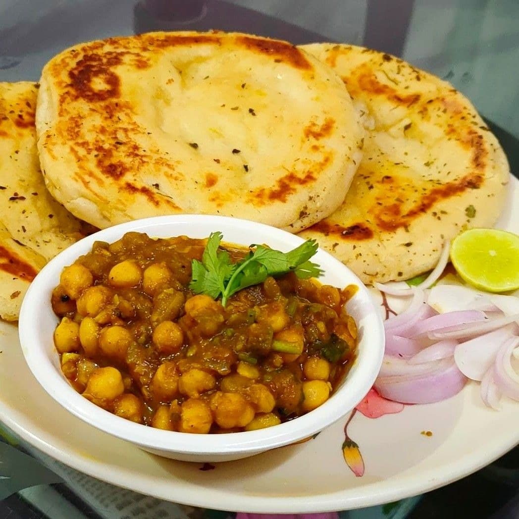 Chhole Kulche